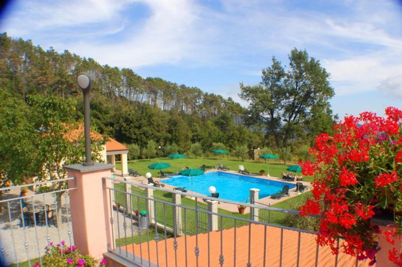 Hotel La Rossola Resort & Natura Бонассола Екстер'єр фото