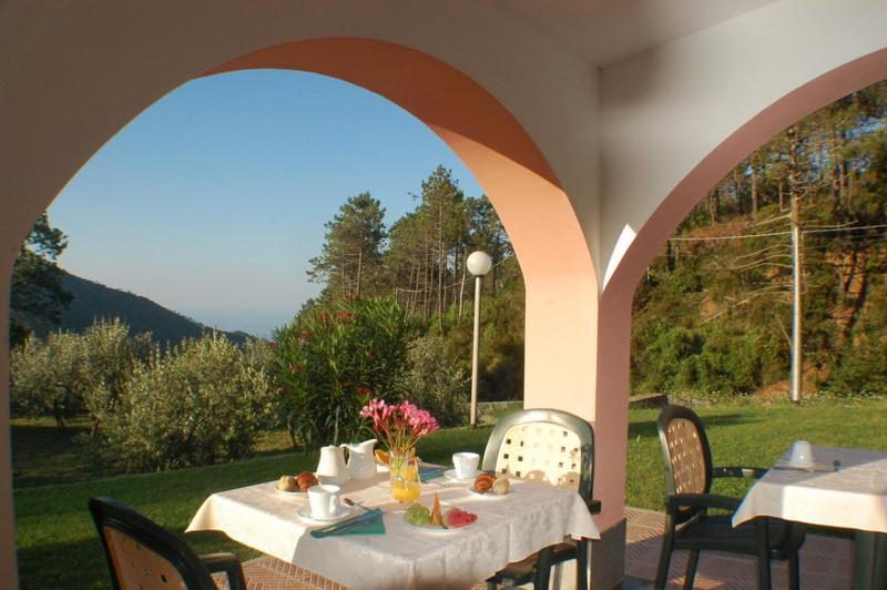 Hotel La Rossola Resort & Natura Бонассола Екстер'єр фото