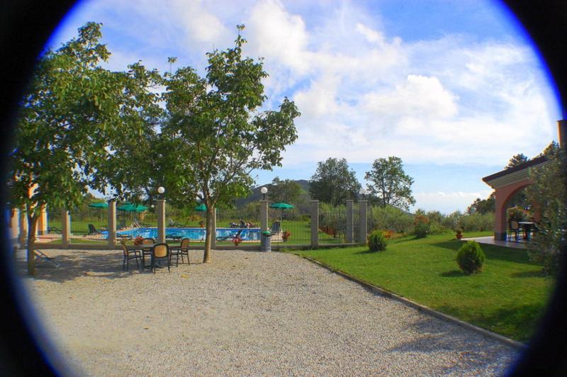 Hotel La Rossola Resort & Natura Бонассола Екстер'єр фото
